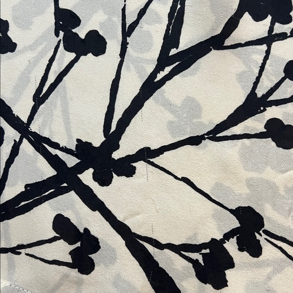 Nili Lotan Black/Cream Floral Square 100% Silk Sleeveless Sheer Blouse, size S - Picture 7 of 14